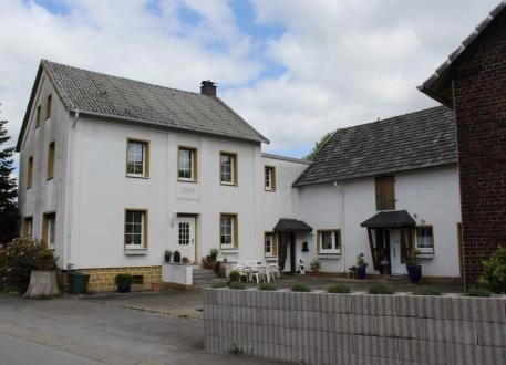 Bauernhaus mit Einliegerwohnung und Nebengebäuden in 58730 Fröndenberg/Ruhr