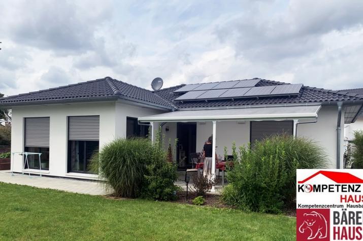 Bungalow als Winkelhaus - Klein aber fein - schlüsselfertig - Kundenhaus