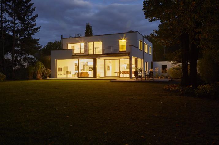 Roreger - Designhaus - 101 - Aussenansicht Dämmerung