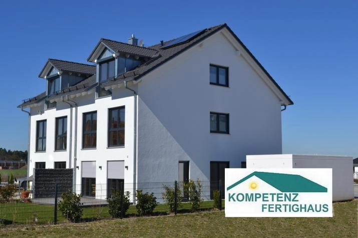 Wohnhaus als Doppelhaus / Doppelhaushälften 