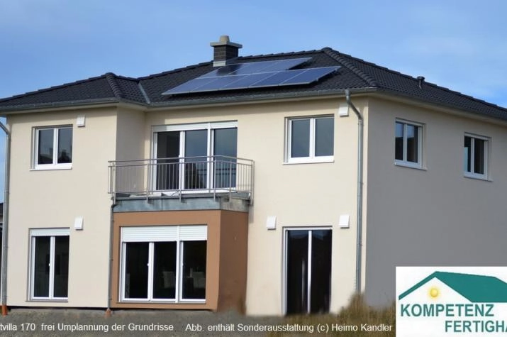 Zweifamilienhaus, mit Walmdach, 170 m² Wohnfläche