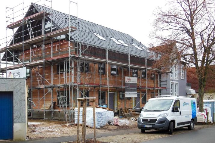 Zweifamilienhaus ca. 2 x 80-90 m², nach jetzt gültiger EnEV, Baustelle, hier in Ziegelbauweise